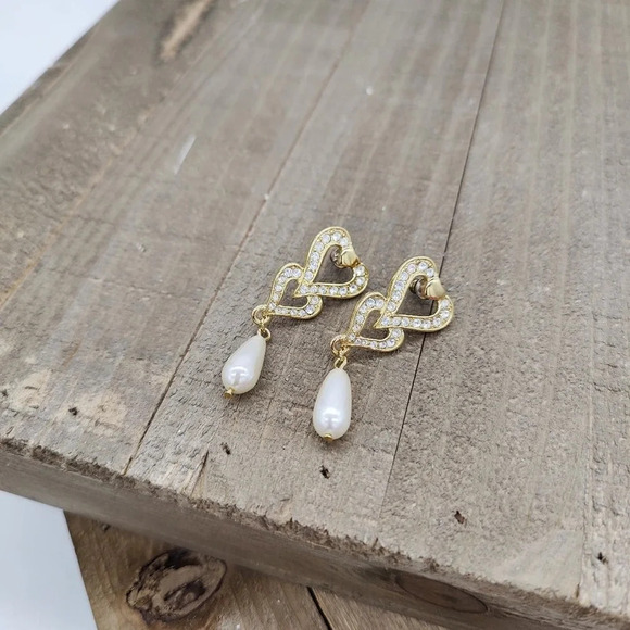 Vintage Pearlcore Heart Earrings w/ Bling - Picture 2 of 3